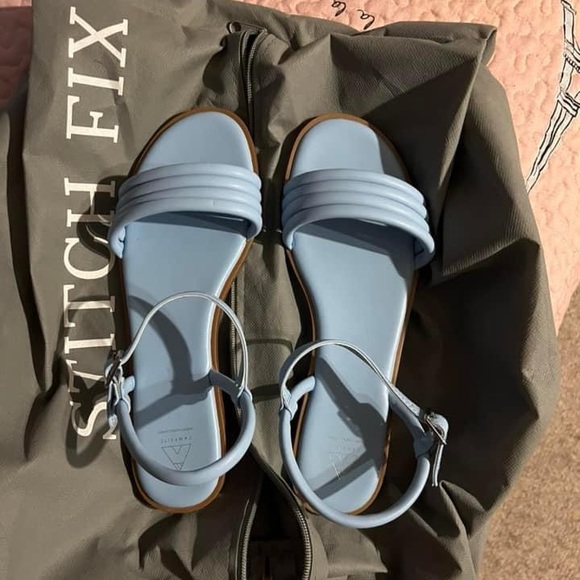✨Brand New CAMPSITE Sandals Size 8.5✨ - Picture 1 of 2